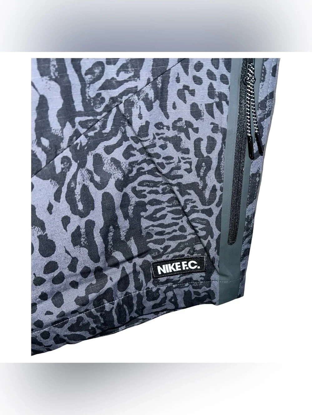 Nike F.C. Safari Print Cargo Shorts Men’s L Grey Black